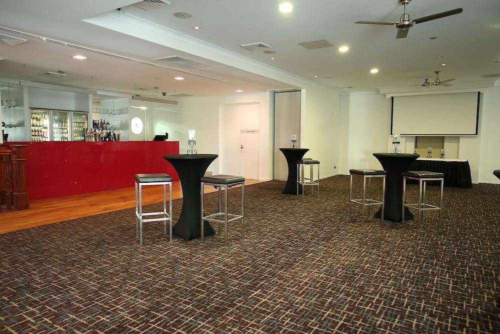 Oaks Townsville Metropole Hotel Екстериор снимка